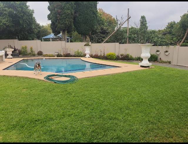 6 BEDROOM HOUSE FOR SALE IN VICTORY PARK